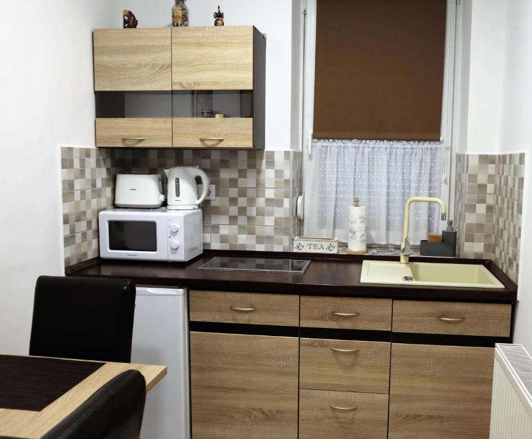 Wolf House Apartman Залаэгерсег Экстерьер фото