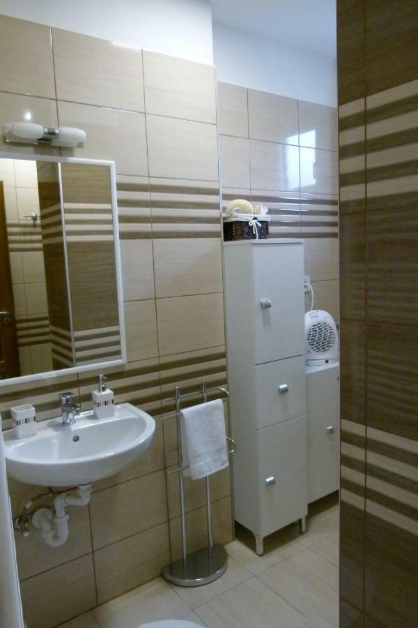 Wolf House Apartman Залаэгерсег Экстерьер фото