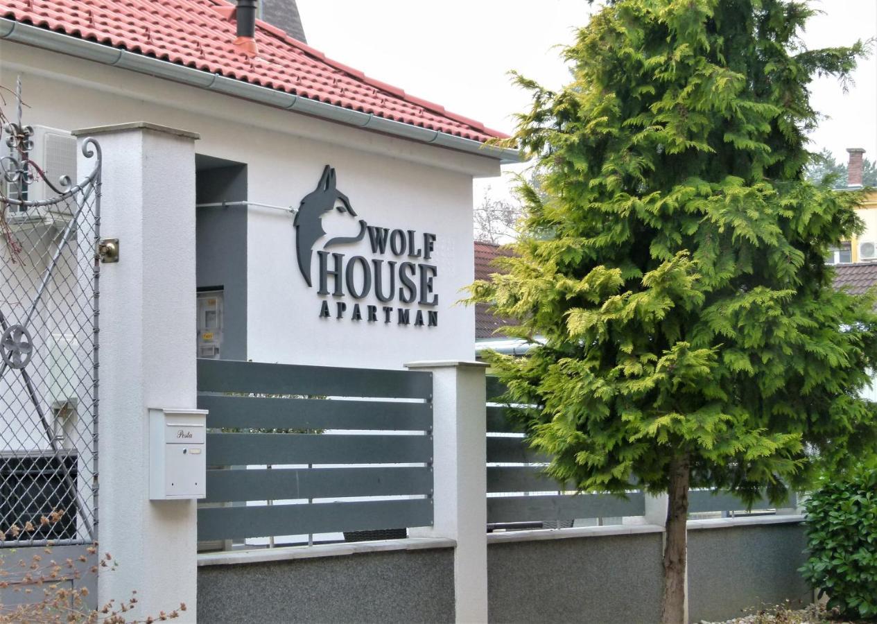 Wolf House Apartman Залаэгерсег Экстерьер фото